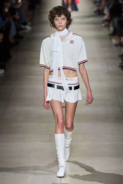 Look 3
